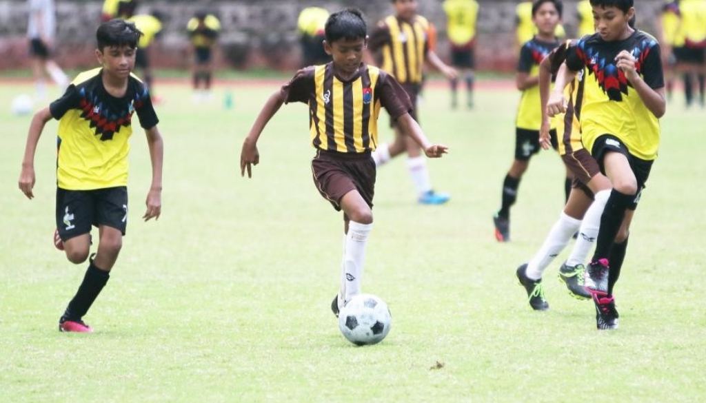 Football (1)