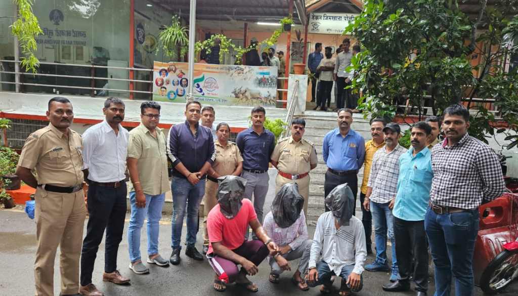 Four Men Planning Dacoity Arrested From Law College Road, Case Registered