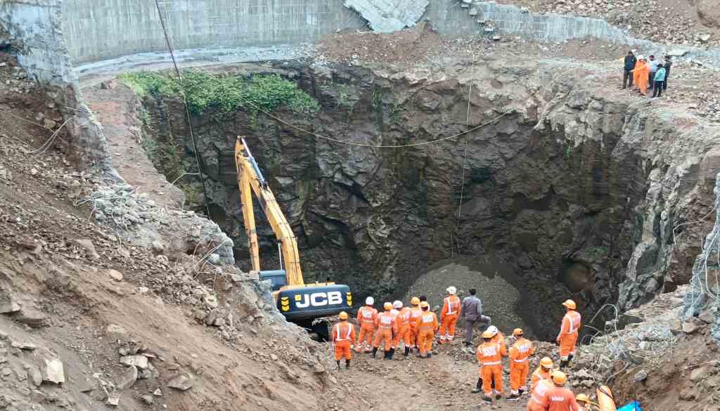 _NDRF Recovers All Four Dead Bodies From Well