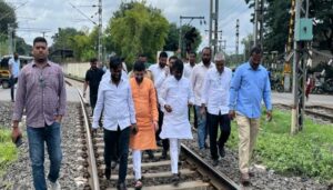 Pune-Solapur Railway Line In Mundhwa
