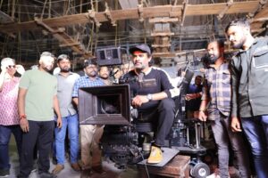 Actor R Madhavan Visits FTII, Meets Student