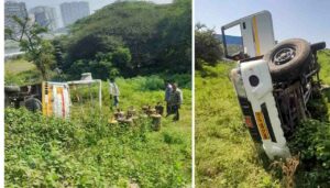 Tempo Carrying LPG Cylinders Overturns Behind Kharadi Police Station