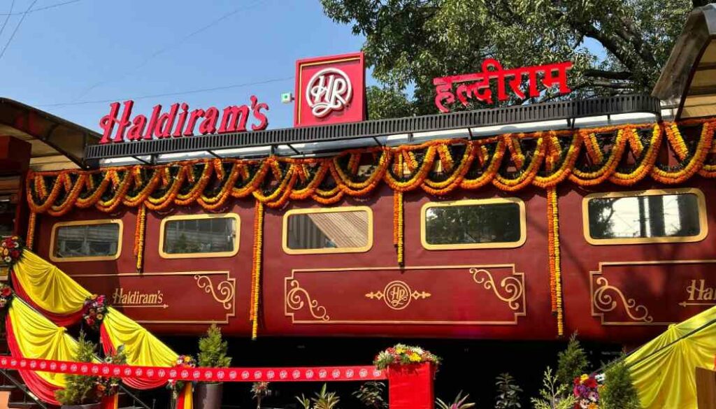 Restaurant on Wheels Roll