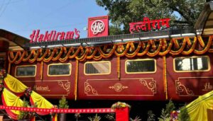 Restaurant on Wheels Roll
