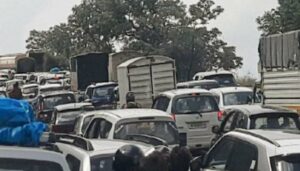Traffic Gridlock on Pune-Satara Highway