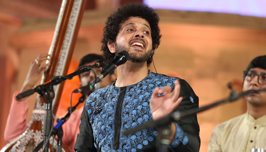 Mahesh Kale performing at the 17th Edition of Vasantotsav (1)