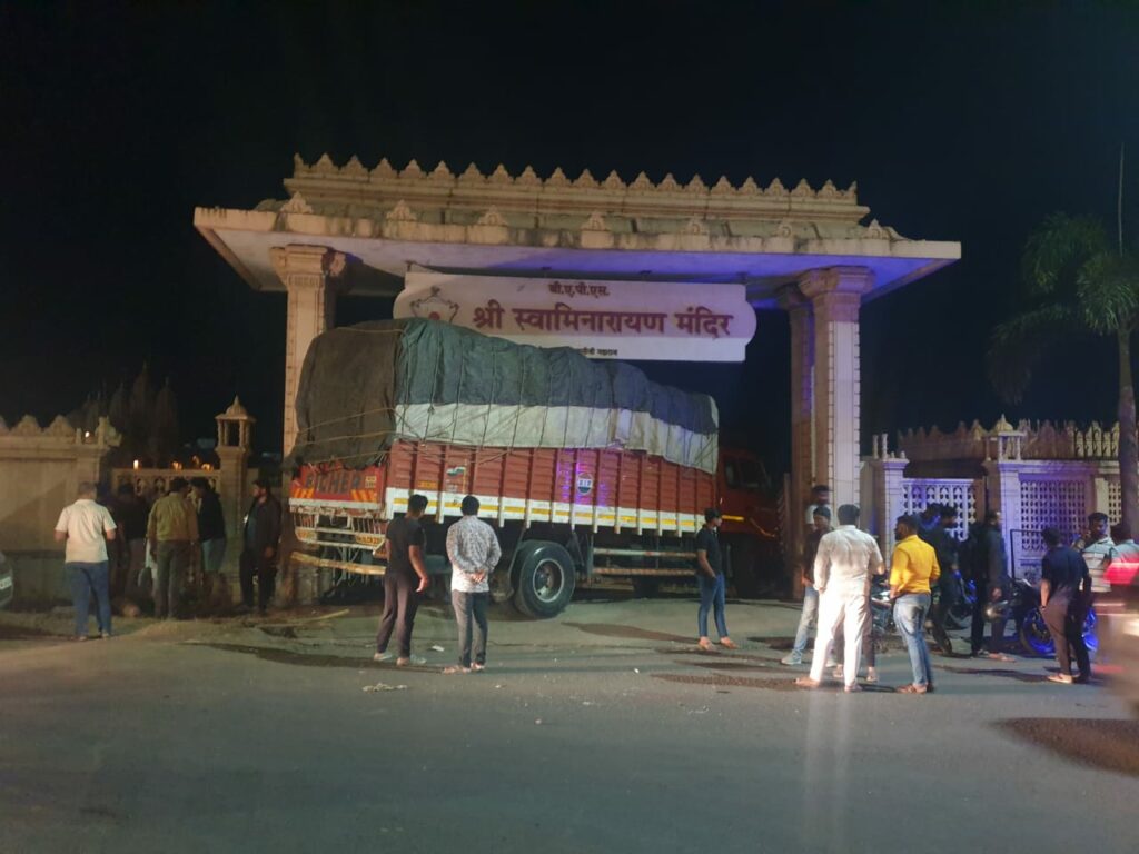 Pune Truck Crashes Into Shri Swaminarayan Temple Entrance In Narhe, One Person Injured