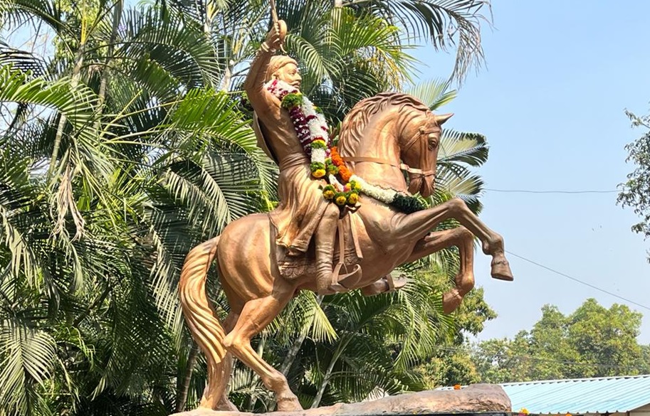 Pune Army Commander Unveils Majestic Statue of Chhatrapati Shivaji