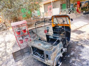Auto-Rickshaw Fire at Pune Petrol Pump Sparks Panic