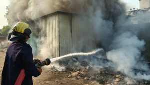 Fire Engulfs Scrap Godown in Mohammadwadi