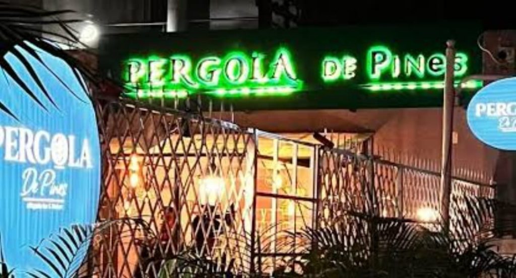 Pergola De Pines