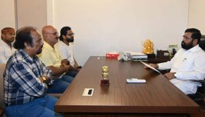 Parents of Deceased IT Engineers Meet CM Shinde,