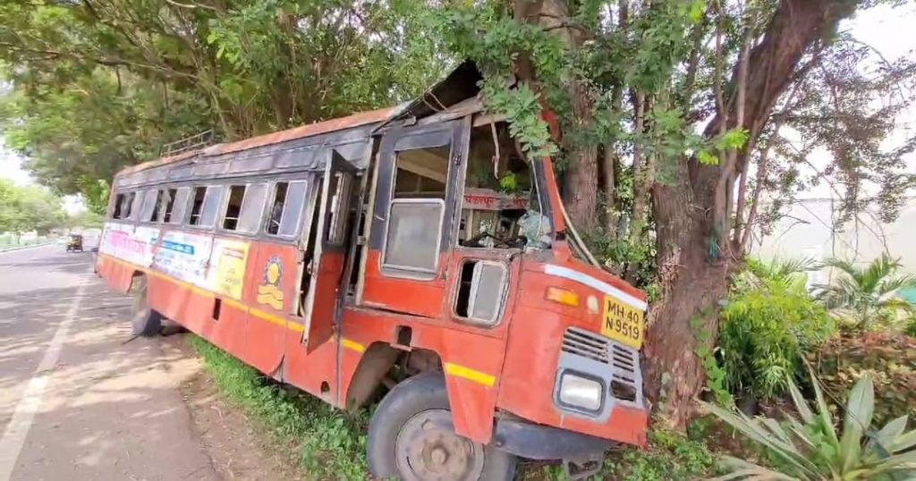 ST Bus Accident on Pune-Solapur Highway Leaves 20 Passengers Injured