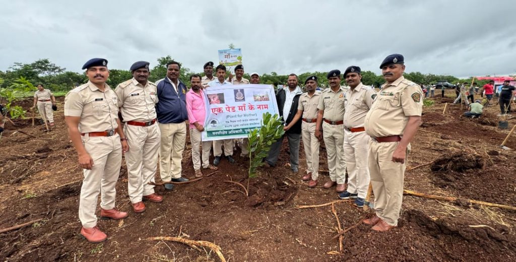 Ek Pedh Maa ke Naam A Tribute to Mothers through Tree Planting At Anandvan 4 in Pune