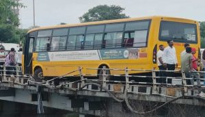 Locals Rescue 70 School Children from Near Disaster in Pimpri Chinchwad