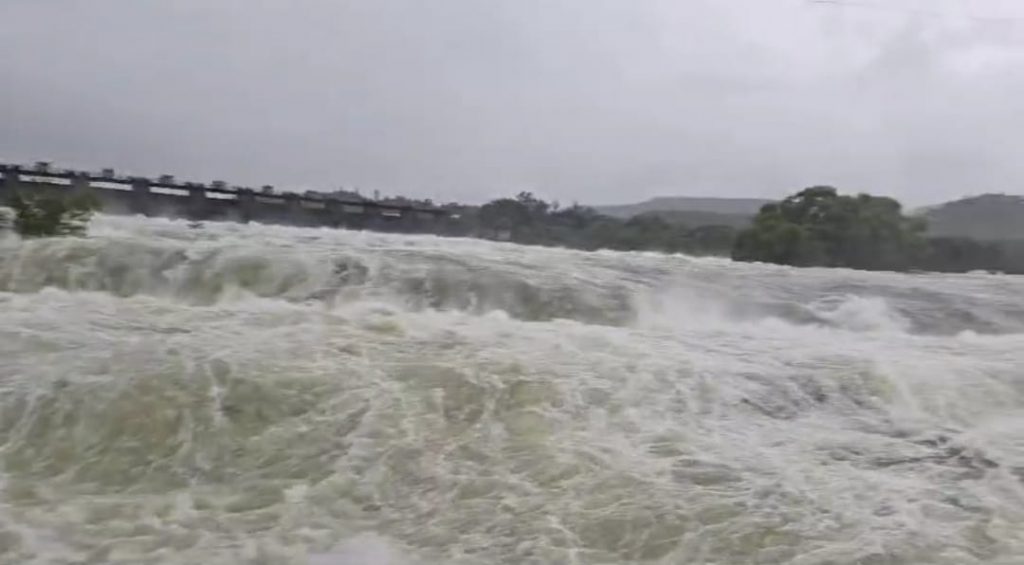 khadakwasla Dam