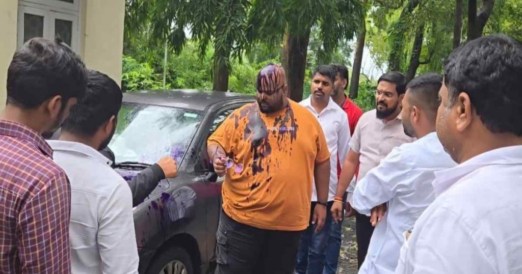 Ink Attack on PWD Engineer in Rajgad Taluka