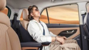 _Shahrukh Khan Unveils Hyundai Alcazar Facelift’s Unique Features