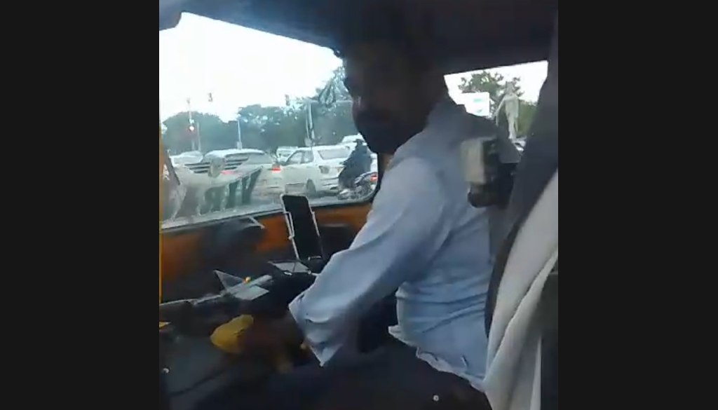 _Auto-Rickshaw Driver’s Aggression Escalates Pune Road Rage Incident