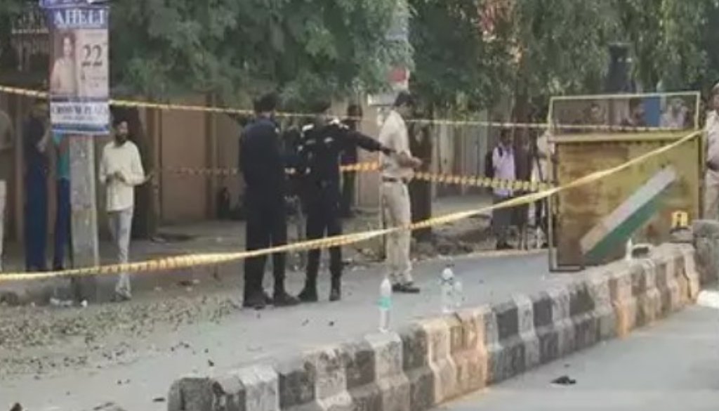 Delhi Blast Near CRPF School Sparks Panic Amidst Festival High Alert