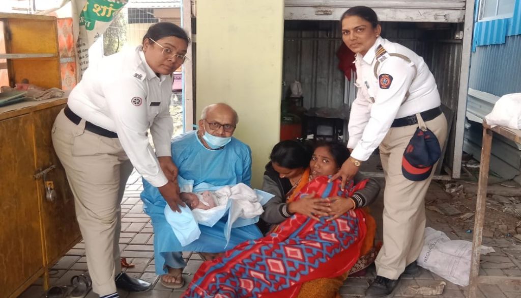 On-Duty Traffic Police Help Pregnant Woman Deliver Baby Near Hinjawadi