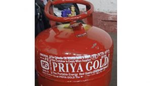 The cylinder seized by uruli kanchan police
