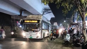 pedestrian footpath pune pmpml bus
