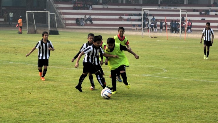 Loyola (black-white) v Shree Shiv Ravishankar