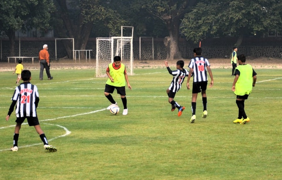 Loyola (black-white) v Shree Shiv Ravishankar