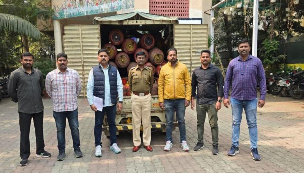 61 Gas Cylinders Seized in Pune
