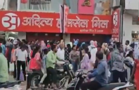 Chaos In Rajgurunagar As Rs 1 Dress Offer Leads To Massive Crowds