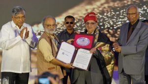 Dr. Cyrus S. Poonawalla Awarded the 2nd Dr. K. Anji Reddy Memorial Fellowship