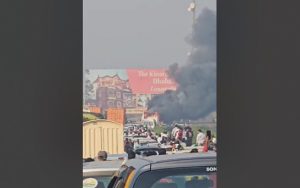 bus fire on mumbai pune expressway
