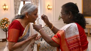 niramal sitharaman with Murmu