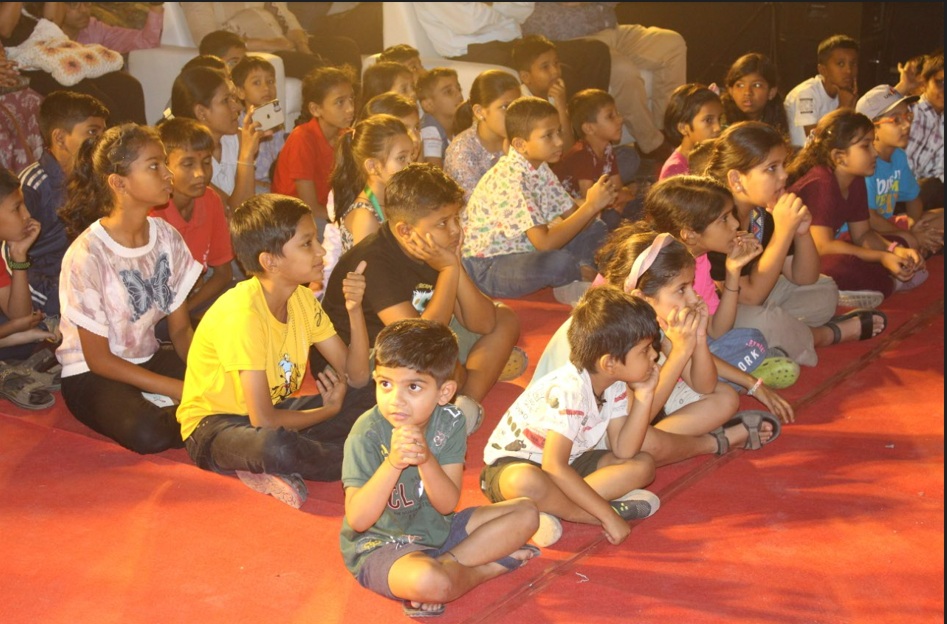 CHILDREN AT SPARROW DAY
