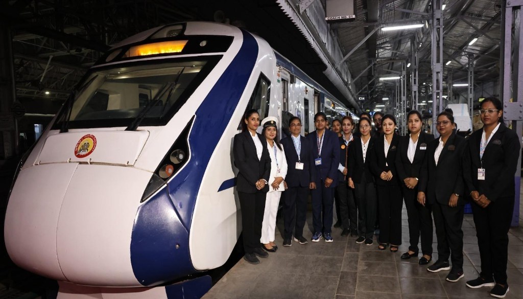 Central Railway Operates prestigious Vande Bharat Express with an All-Women Crew