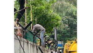 Viral Photo Sparks Concerns Over Encroachment and Safety Risks in Viman Nagar