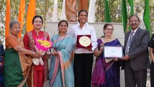 Women should cultivate their artistic expression and nurture their unique identity