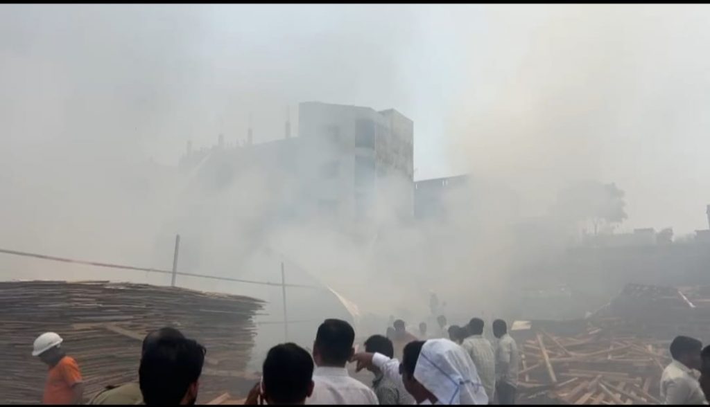 Fire Breaks Out at Scrap Godown in Moi Near Chikhali