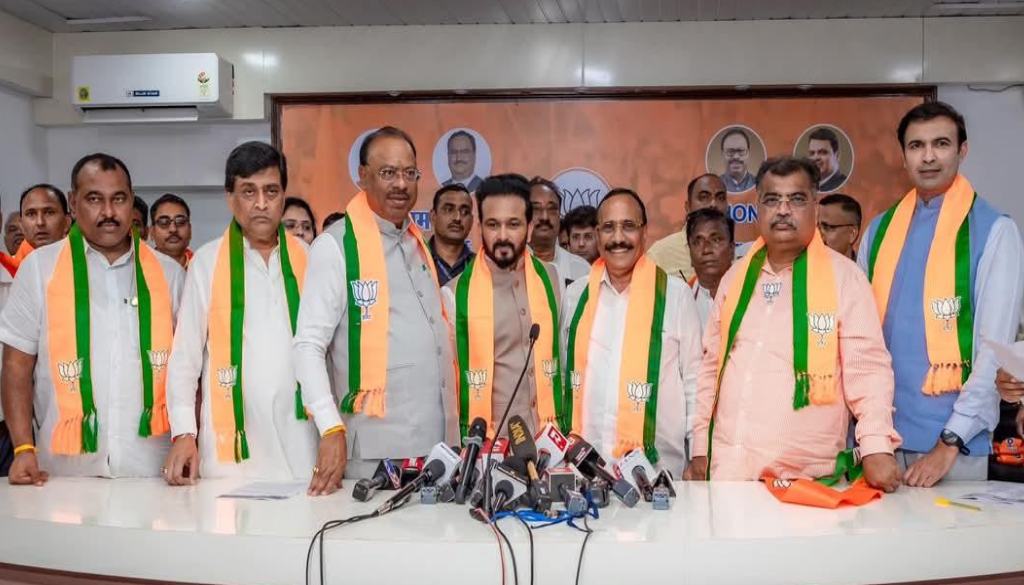 Former Cricketer Kedar Jadhav Joins BJP