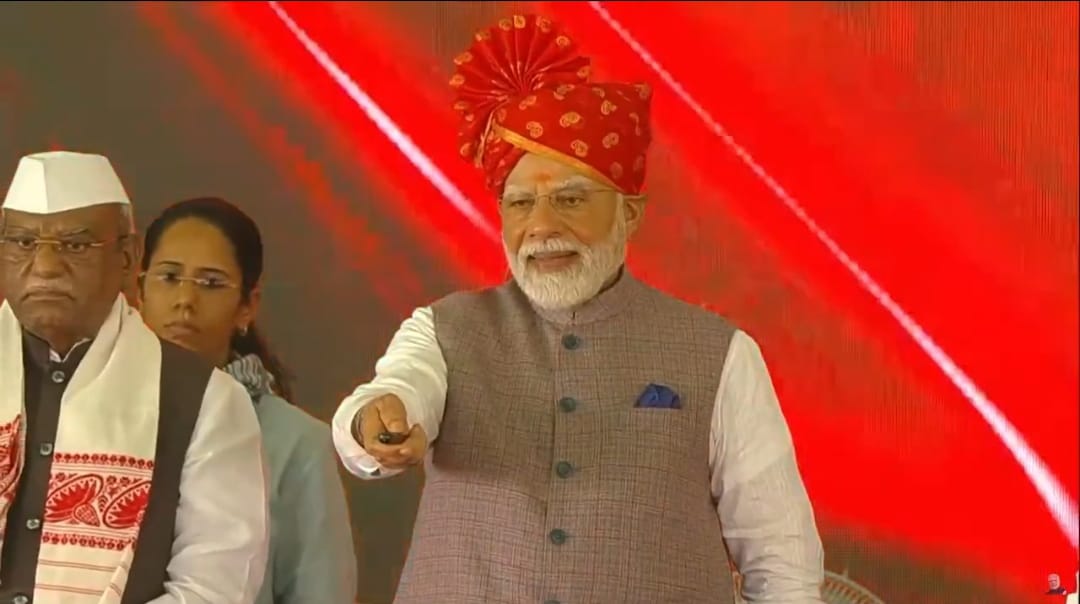 PM Modi Inaugurates 103 Amrit Bharat Stations Nationwide, 15 in Maharashtra Including 2 in Pune Division