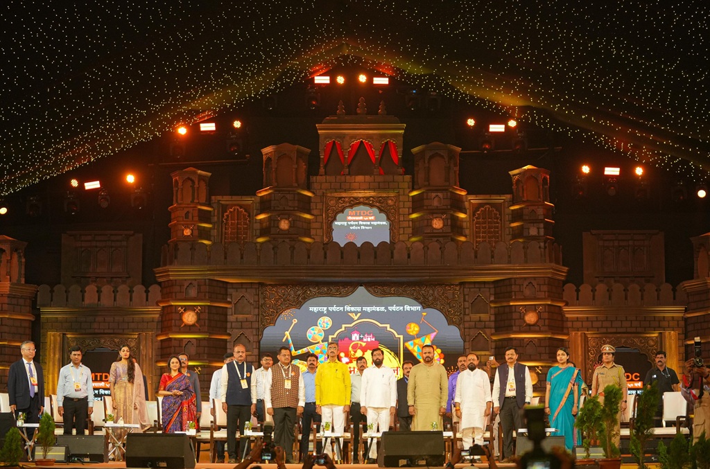 DCM Shinde at Mahableshwar festival