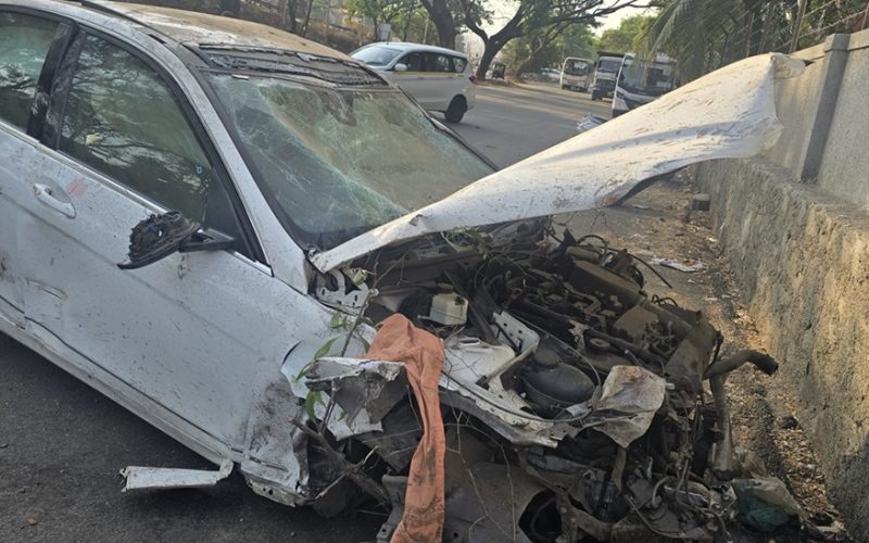 mercedes accident Pune