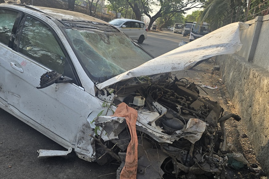 mercedes accident Pune
