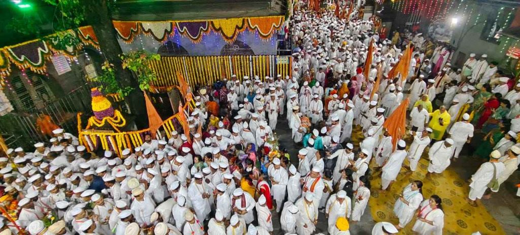 Sant Dnyaneshwar Maharaj Palkhi Departs Alandi for Pune
