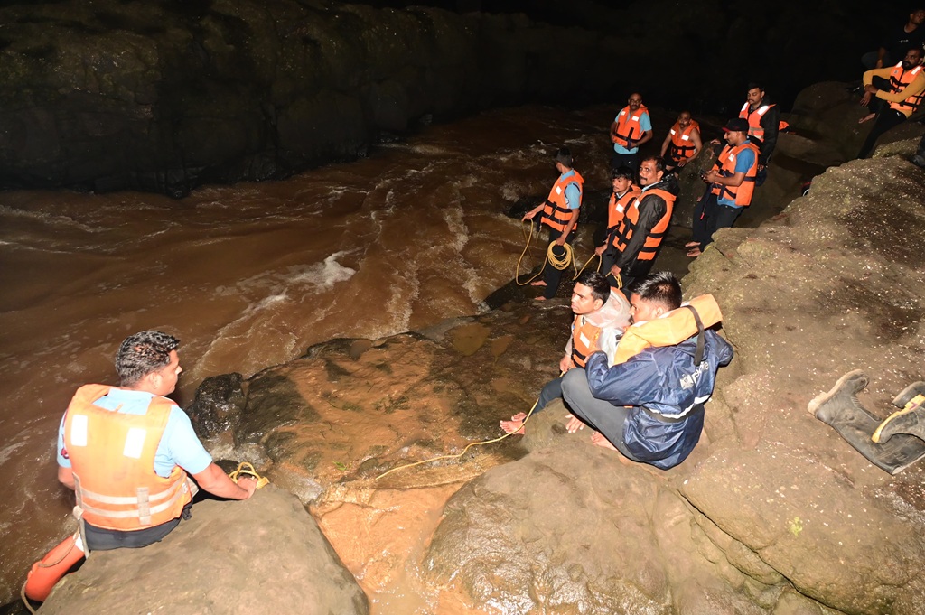 rescue team at Kund Mala bridge collapse site in Pune