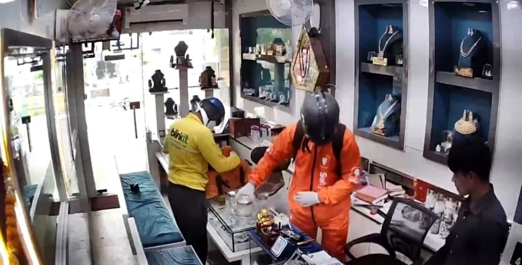 Armed Men Rob Ghaziabad Jeweller in Broad Daylight