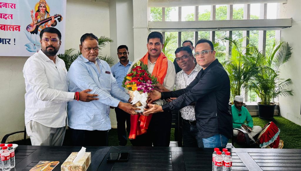 Band Kala Vikas Pratishthan felicitates Punit Balan