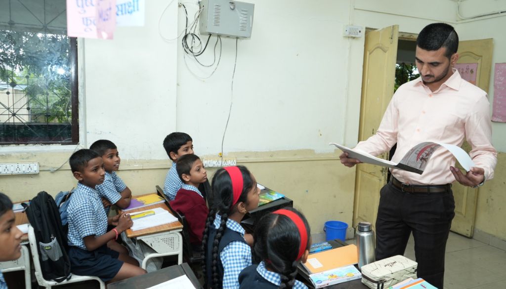 PCMC Additional Commissioner to Review DBT-Based Kit Distribution and Infrastructure