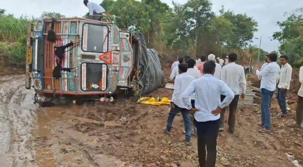 Truck Collapses Near Engineer During Road Work in Beed District